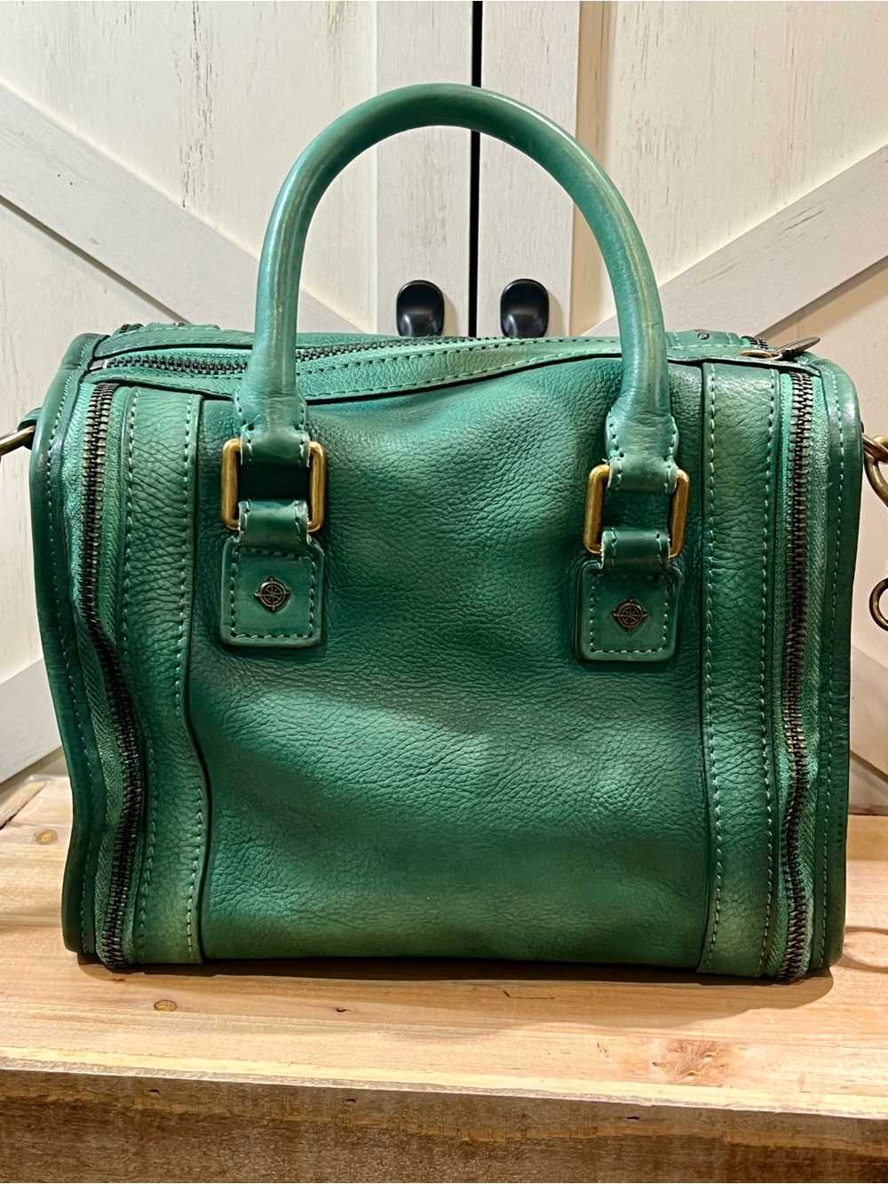 OLD TREND Women's Genuine Leather Mini Trunk Green Crossbody Bag NWOT - Picture 5 of 11
